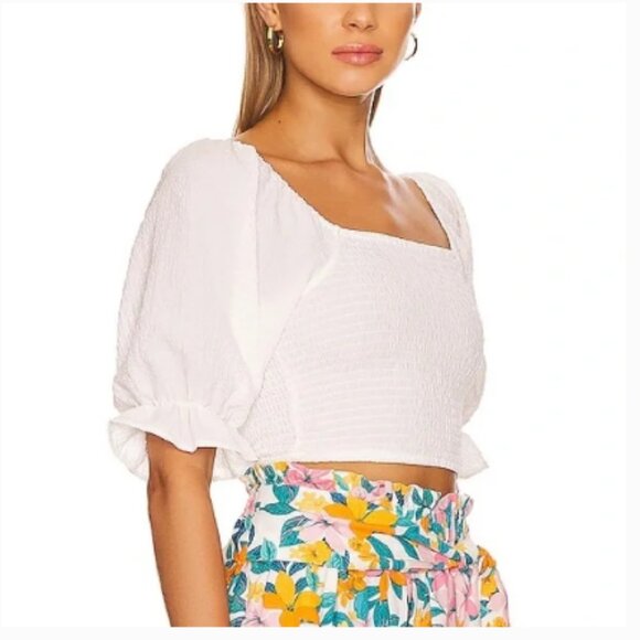 BCBGeneration Smocked Top in White crop top, Size Large NWT - Picture 3 of 6